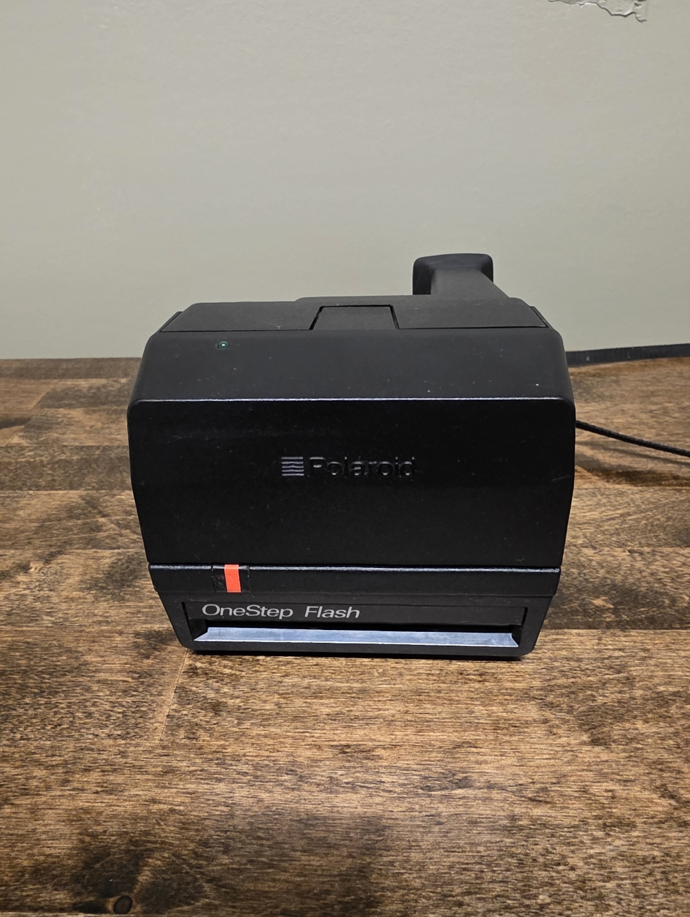Polaroid OneStep Flash Instant Camera - Picture 2 of 6